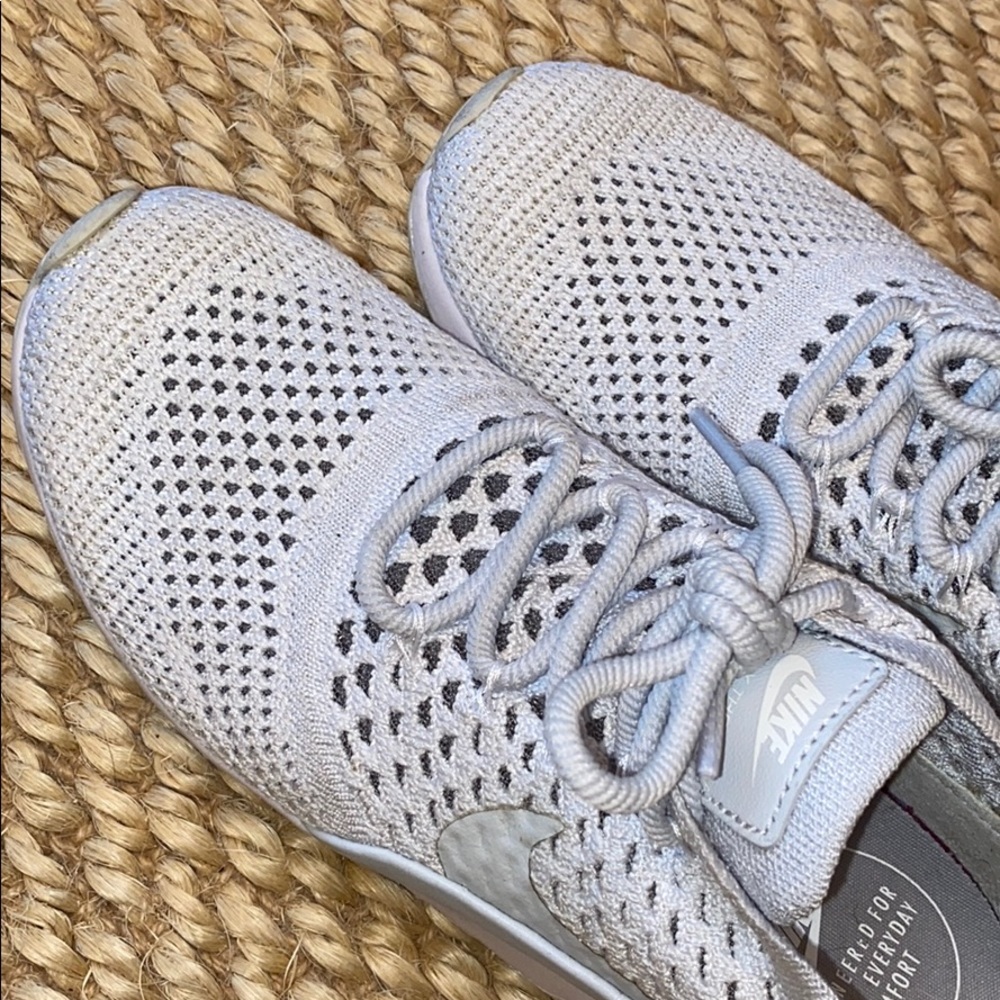 grey sneakers - Picture 4 of 8